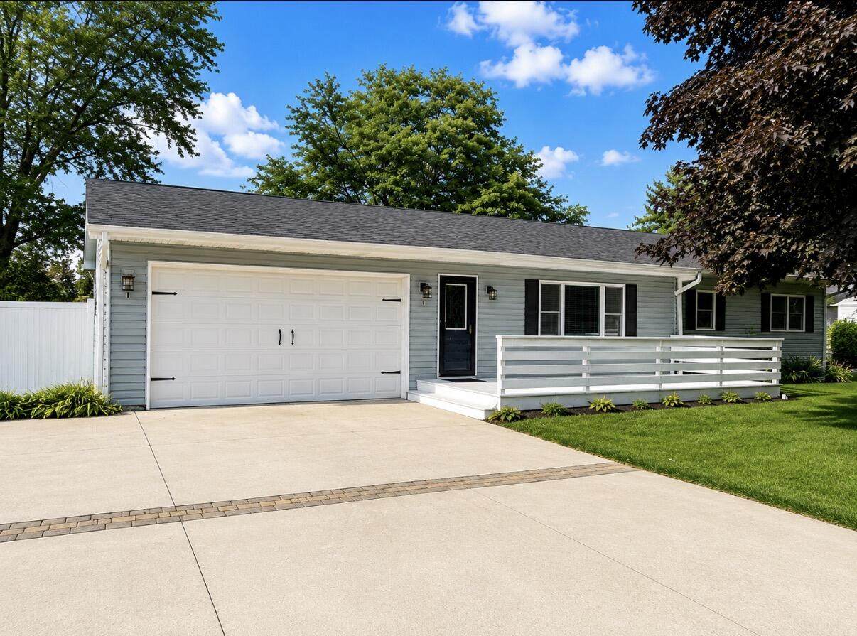 1170 Cypress Pt - Photo 1