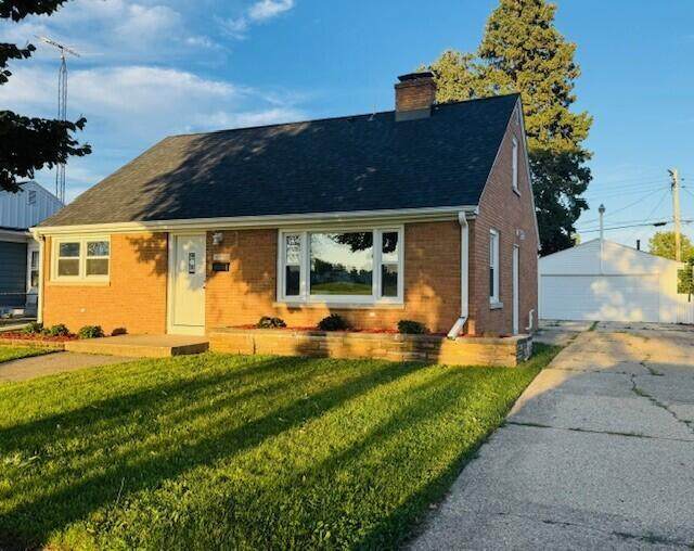 4709 33rd Ave - Photo 1