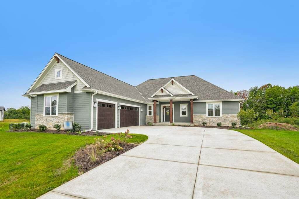 N51W18847 Quietwood Dr - Photo 1