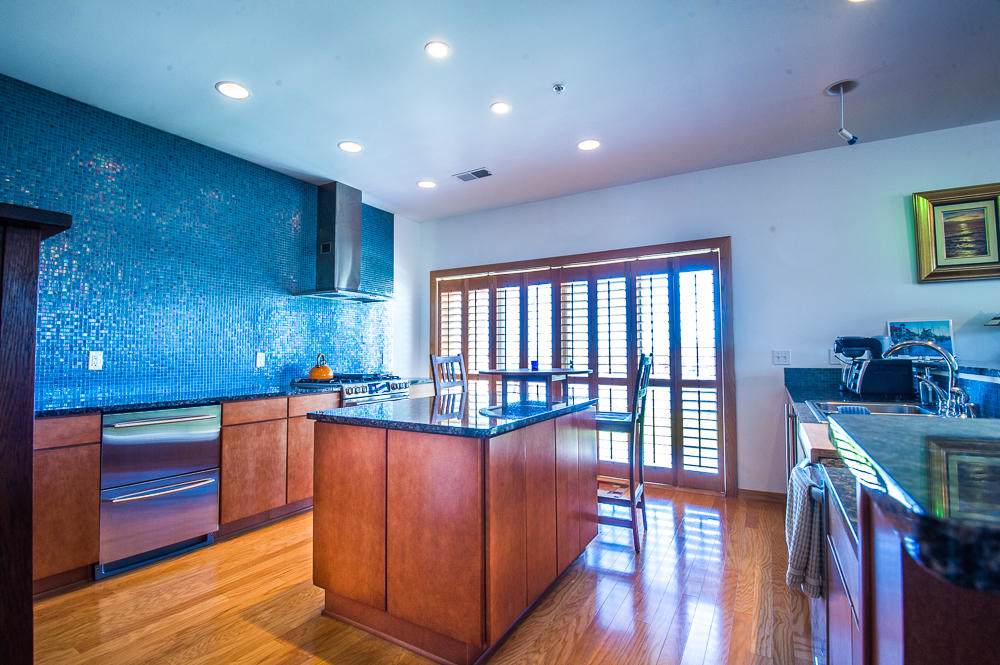 4 Gaslight Dr - Photo 1