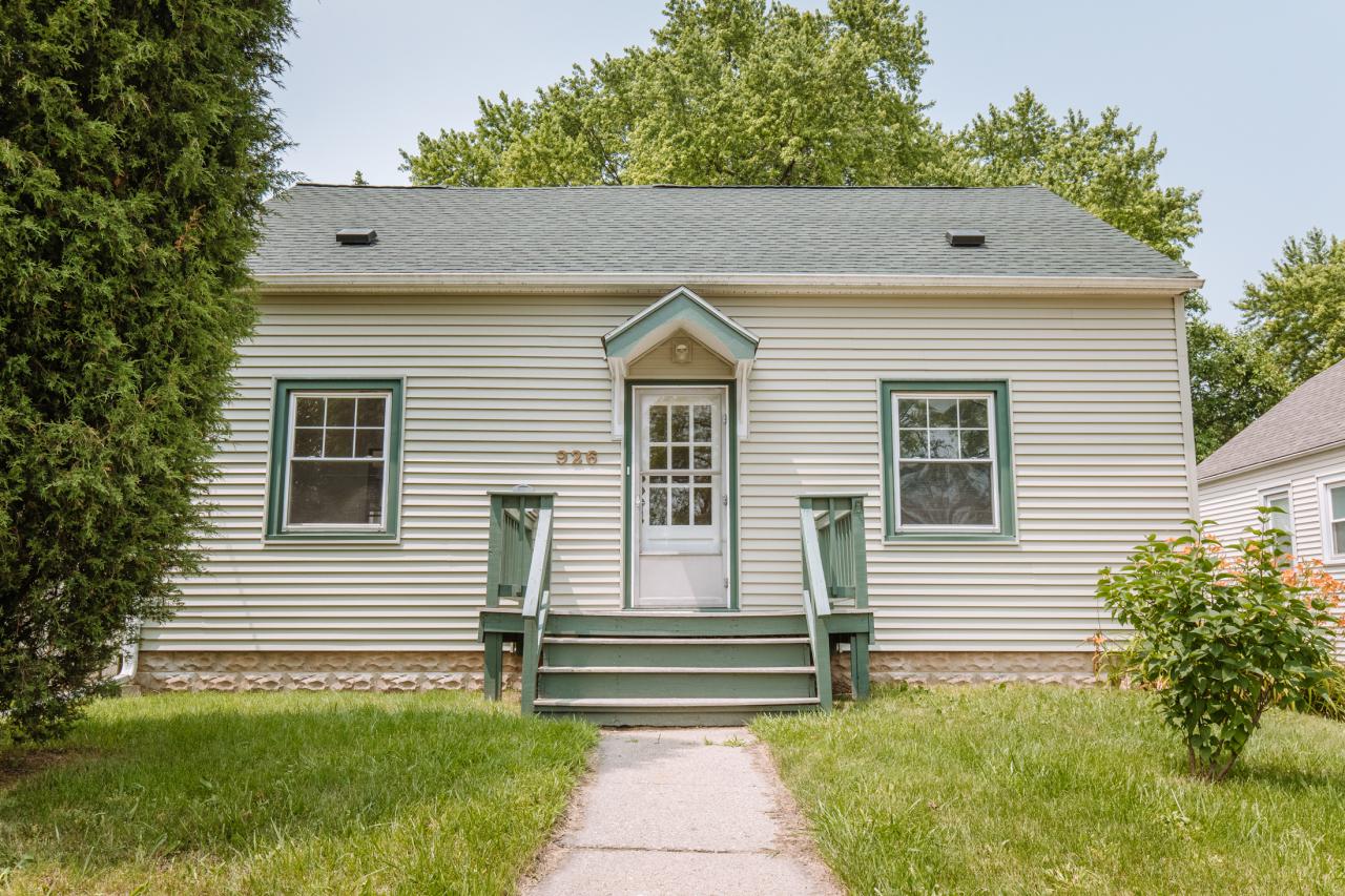 926 Harding Ave - Photo 1