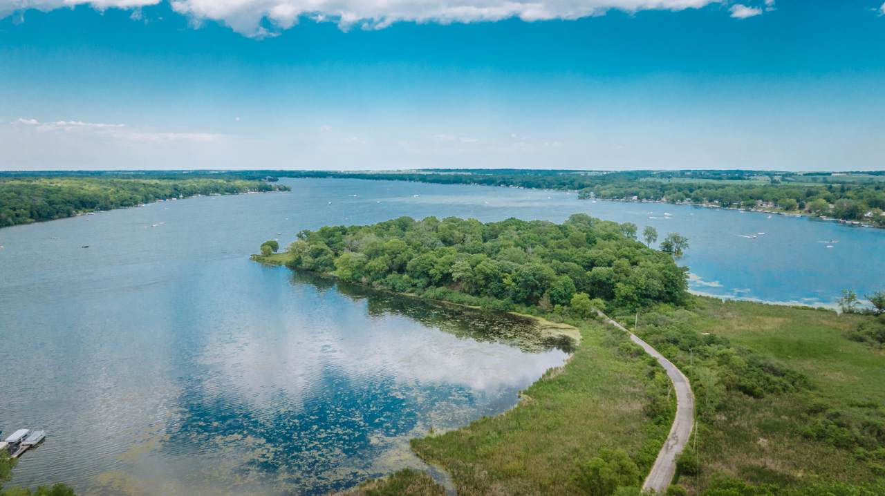 7057 Bay Rd - Photo 1