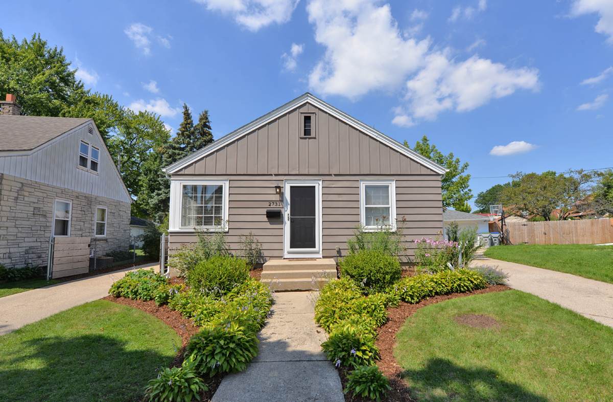 2731 63rd St - Photo 1