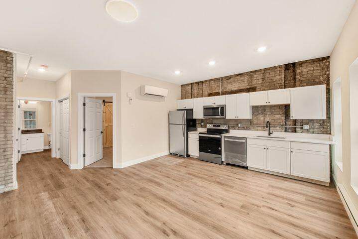 2577 Downer Ave - Photo 1