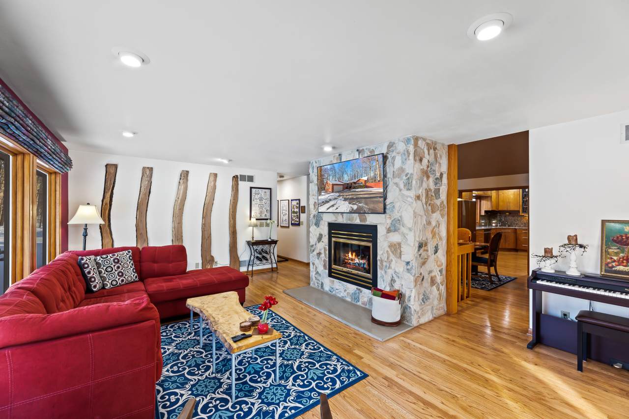 1905 Eileen Ct - Photo 1