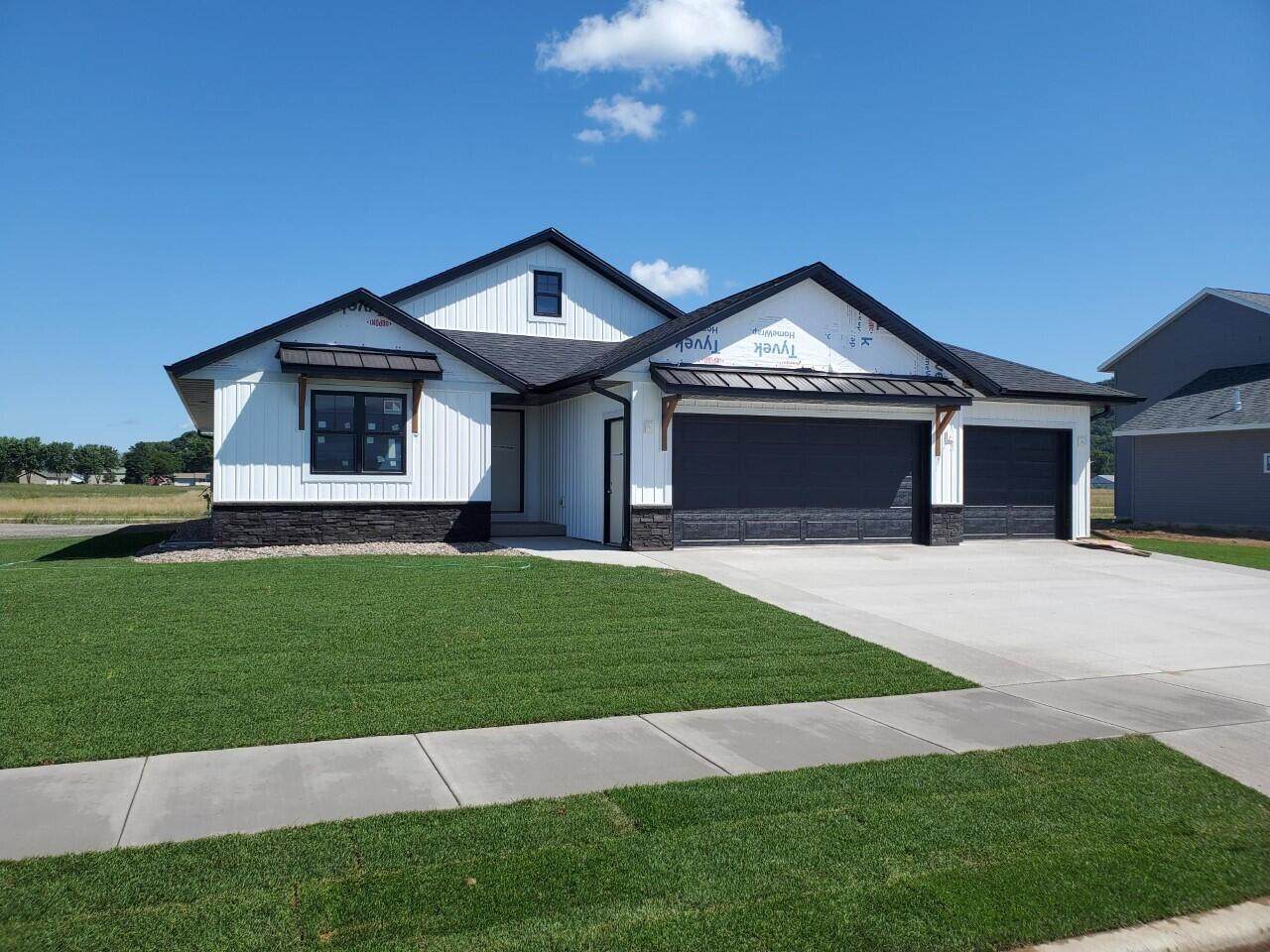 1705 Waxwing Ln - Photo 1