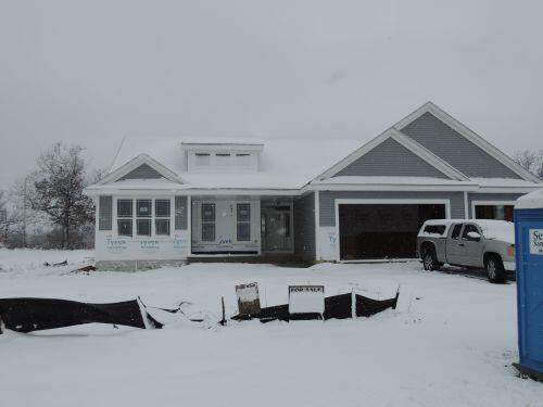 801 Brockway Dr - Photo 1