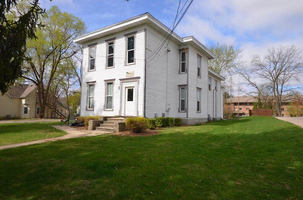 140 Prince St - Photo 1