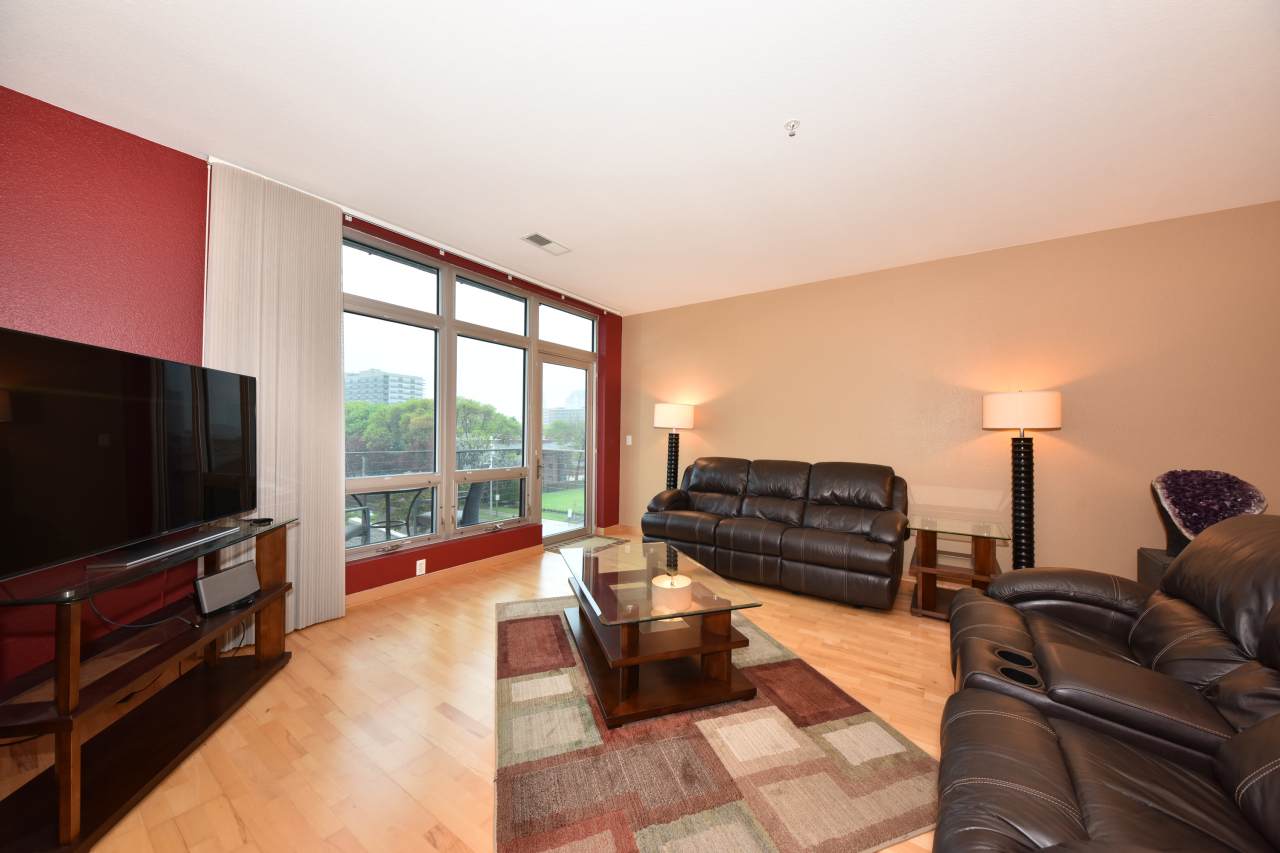 601 Ogden Ave - Photo 1