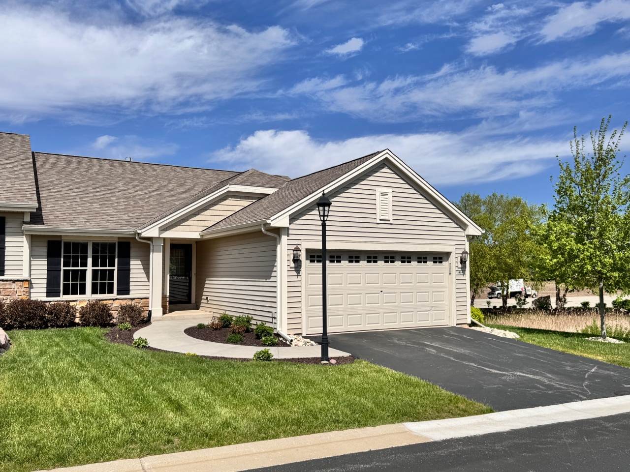 494 Woodfield Cir - Photo 1