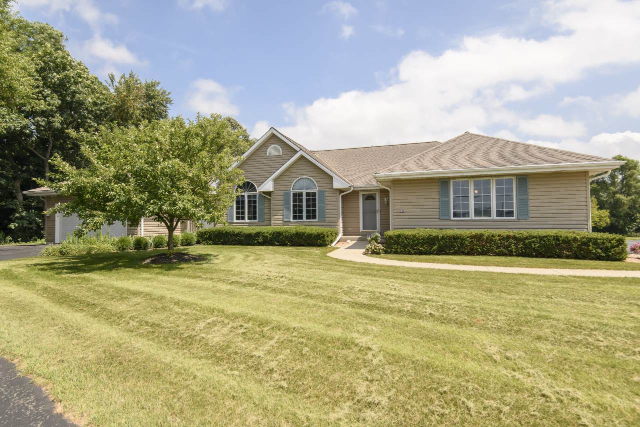 548 Kettle Moraine Dr - Photo 1