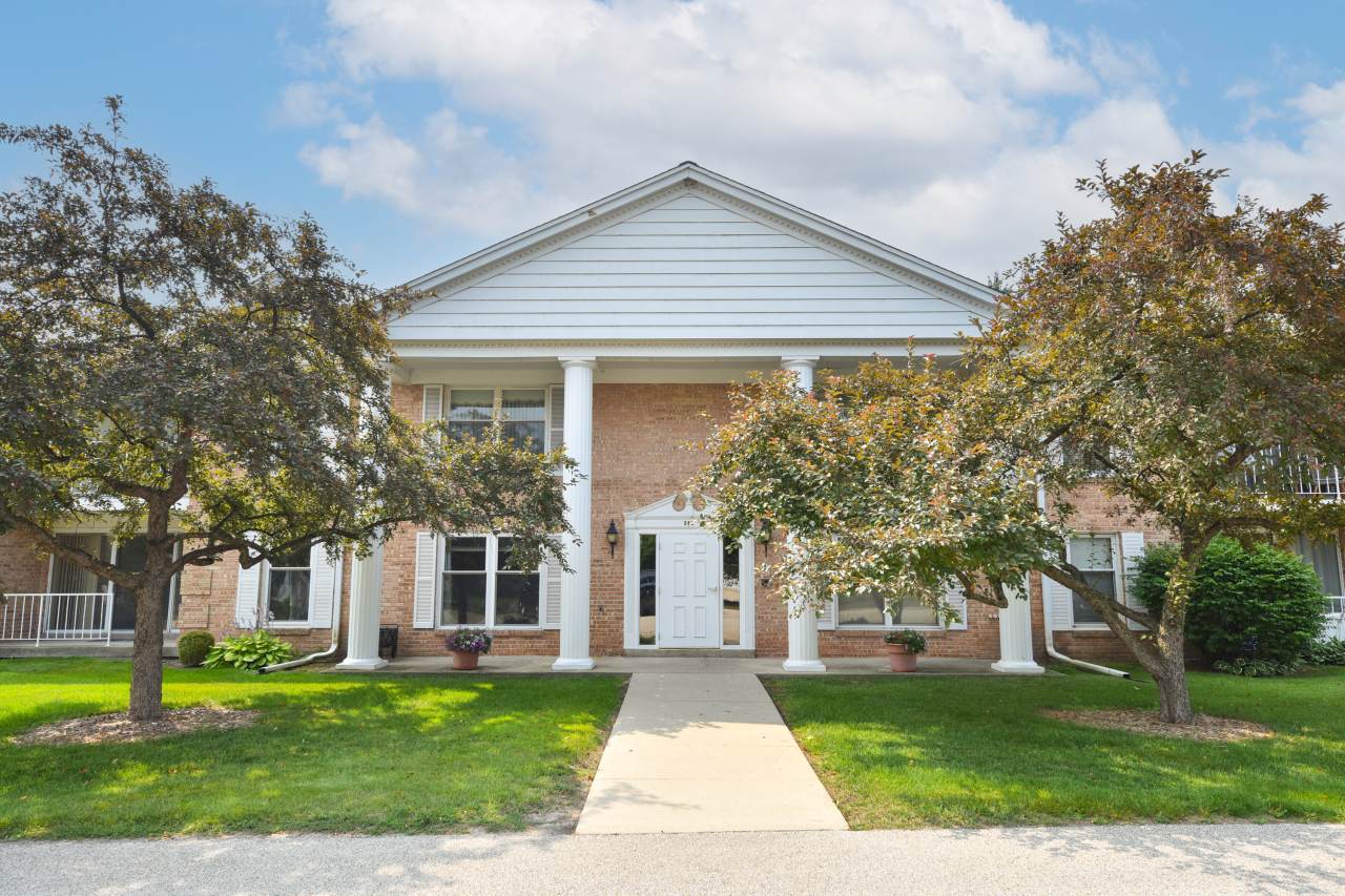 945 Heritage Ct - Photo 1