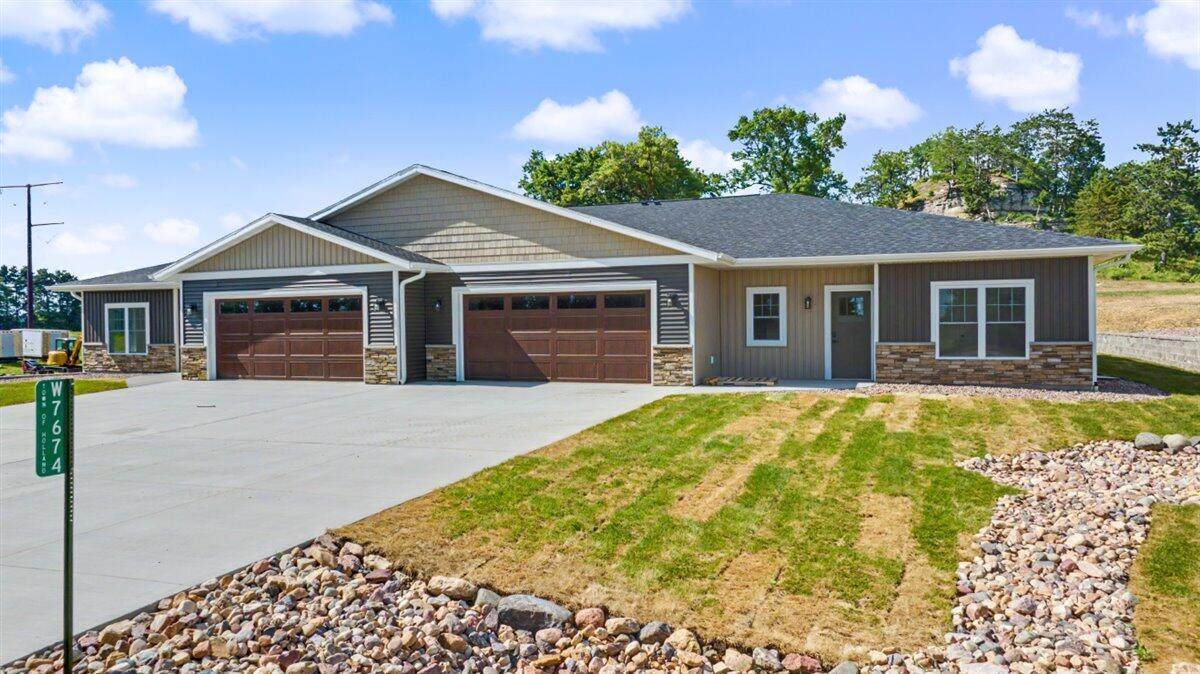 W7674 Castle Mound Rd - Photo 1