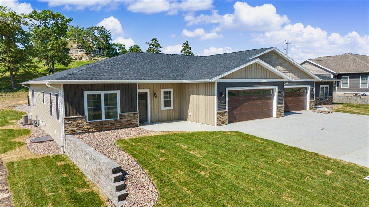 W7676 Castle Mound Rd - Photo 1