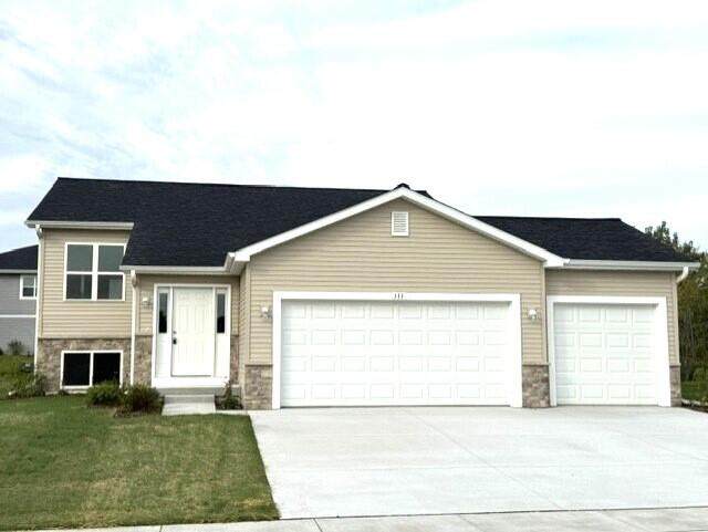 333 Parker Dr - Photo 1