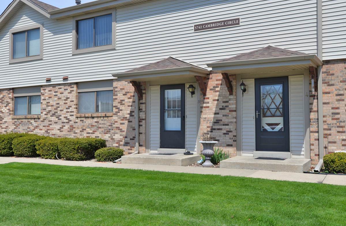 5742 Cambridge Cir - Photo 1 5742 Cambridge Cir - Photo 1