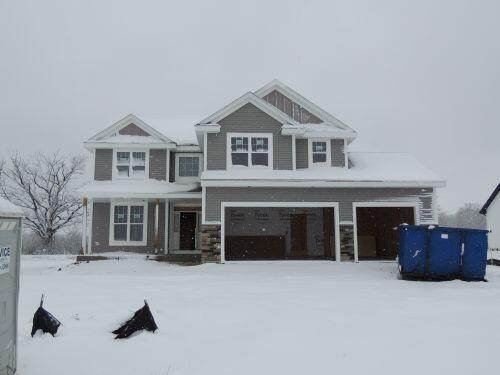 833 Brockway Dr - Photo 1
