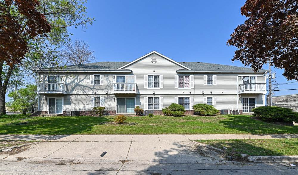 3521 26th St - Photo 1