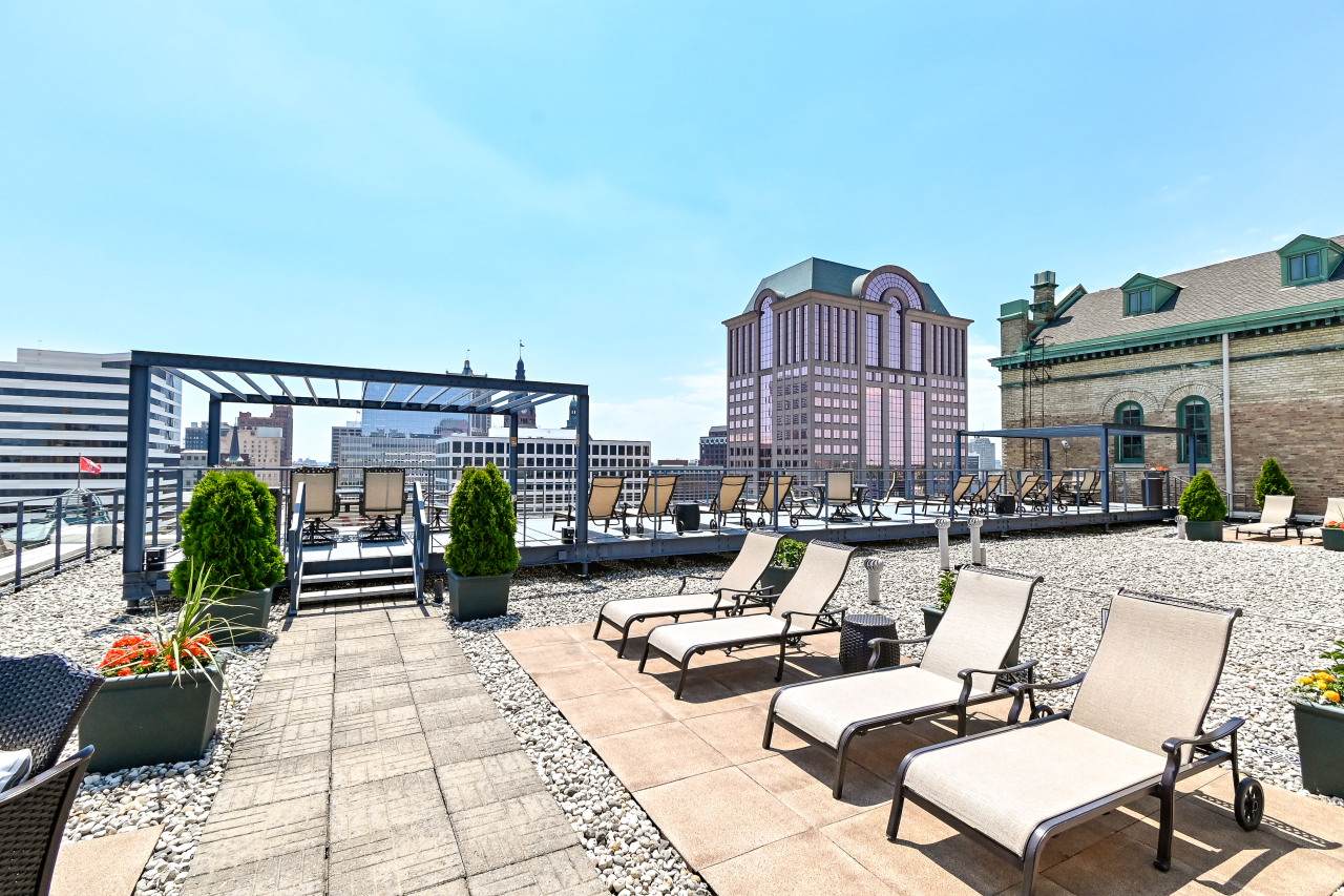 270 Highland Ave - Photo 1