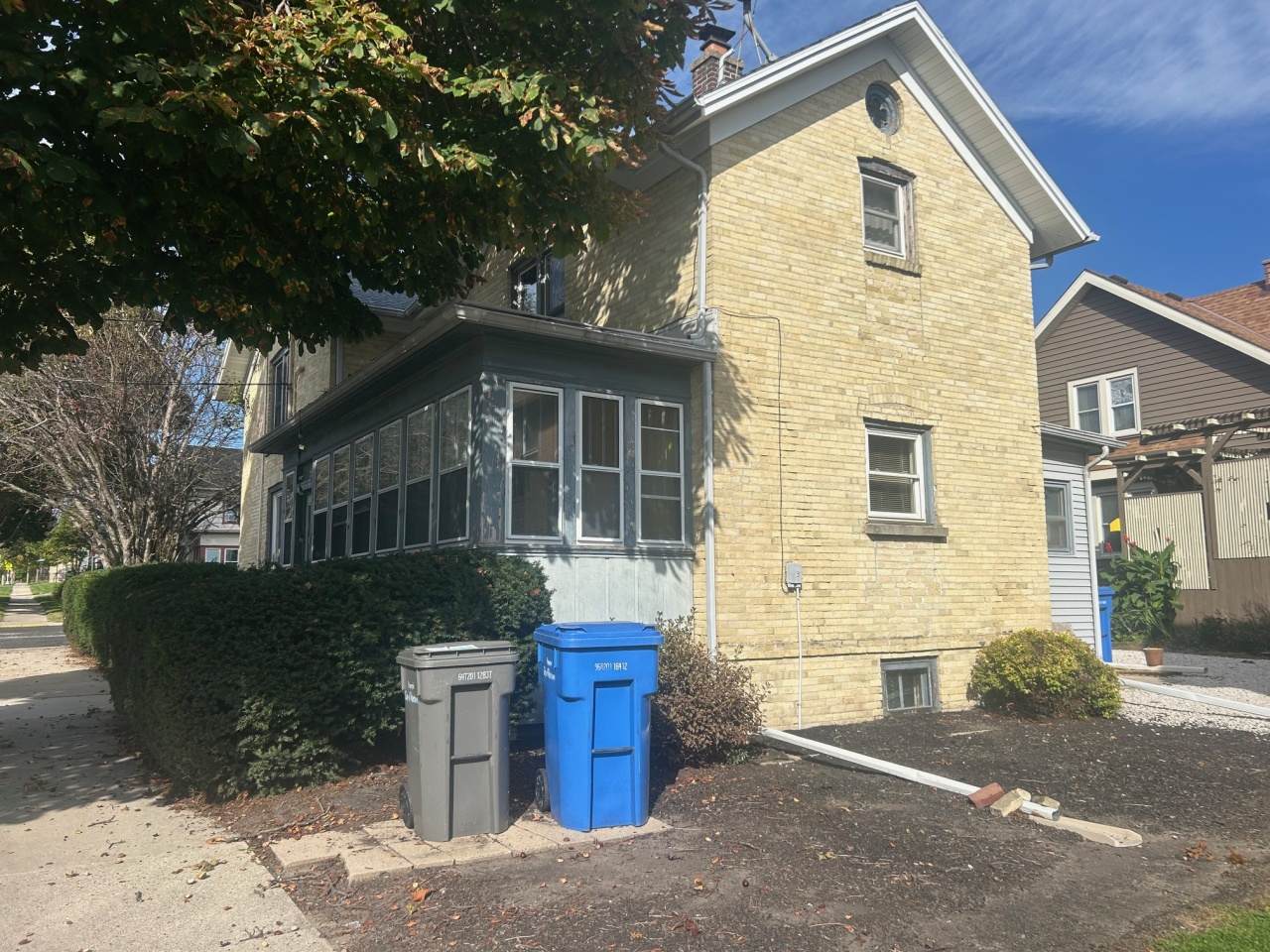 301 Montgomery St - Photo 1