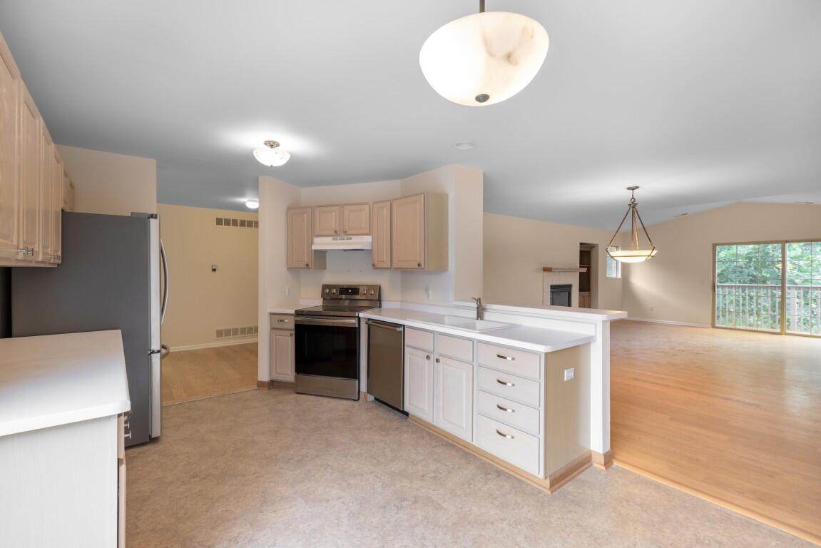 500 Edwards Blvd - Photo 1