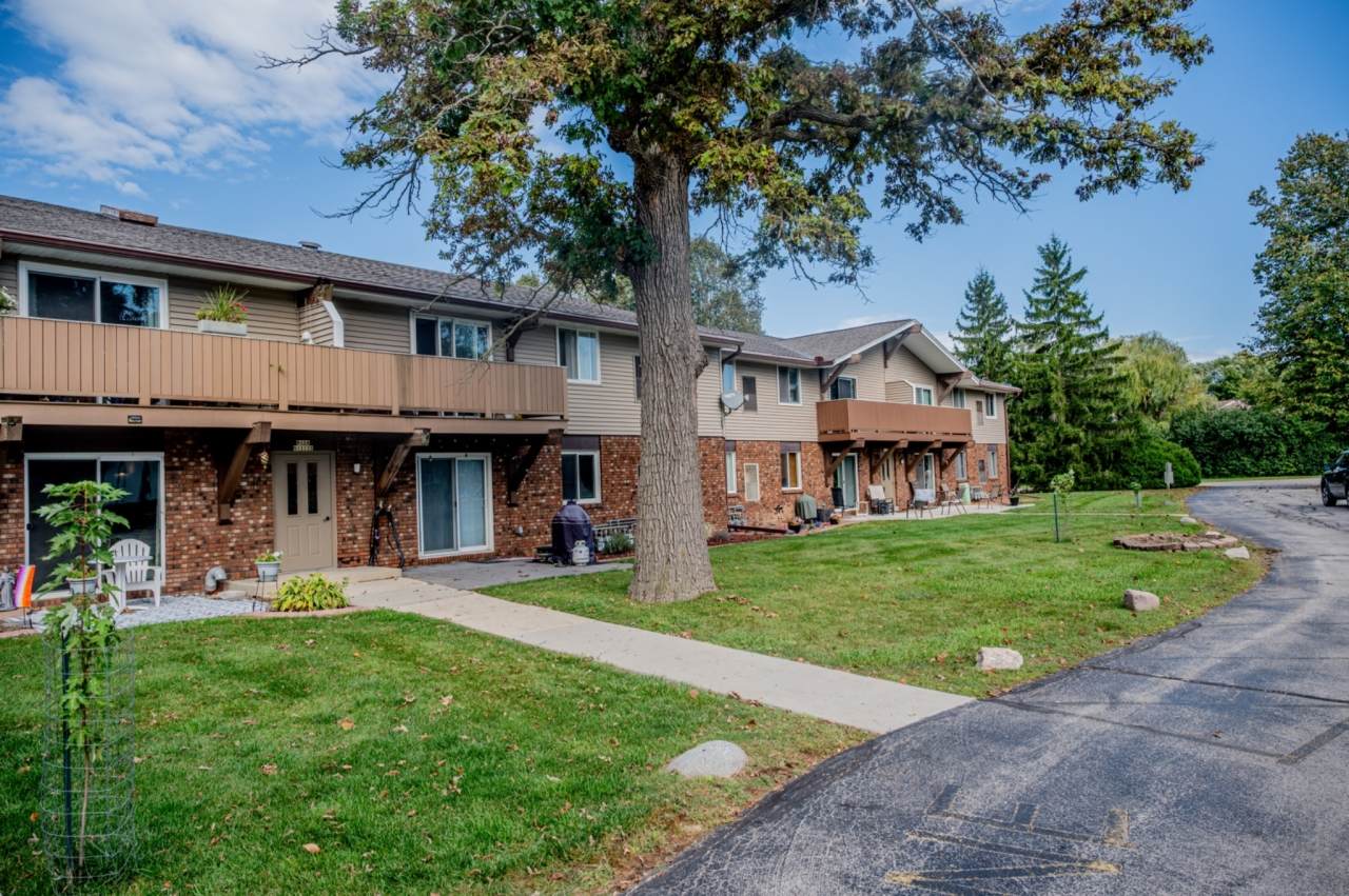 W158N11175 Legend Ave - Photo 1