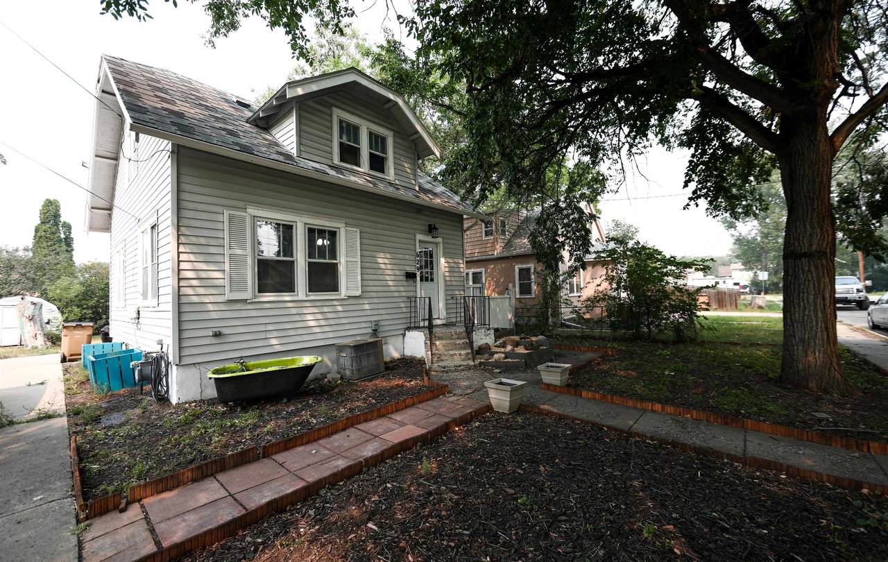 629 Lake St - Photo 1