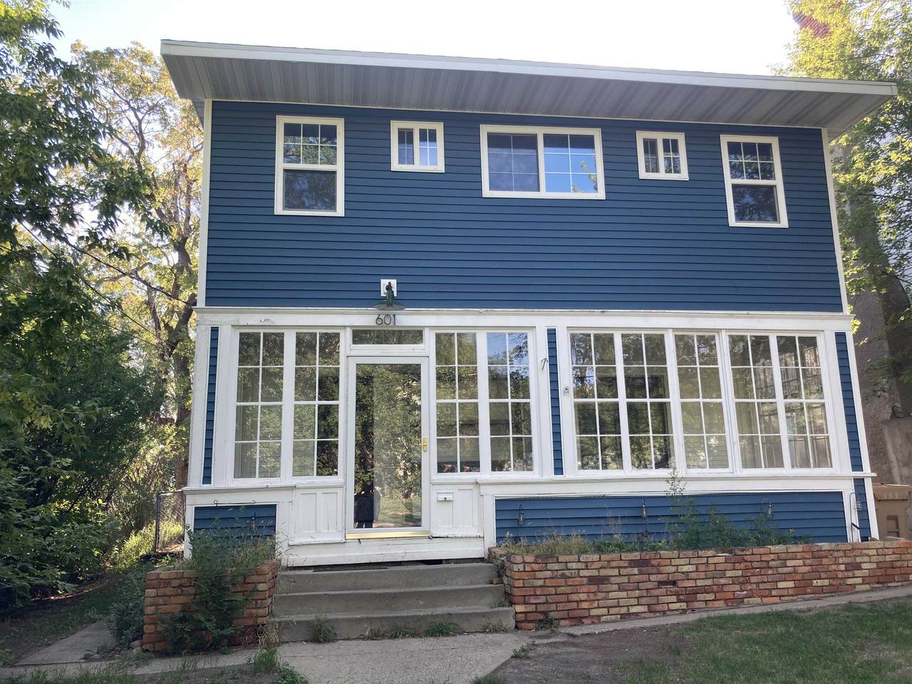 601 3rd St - Photo 1