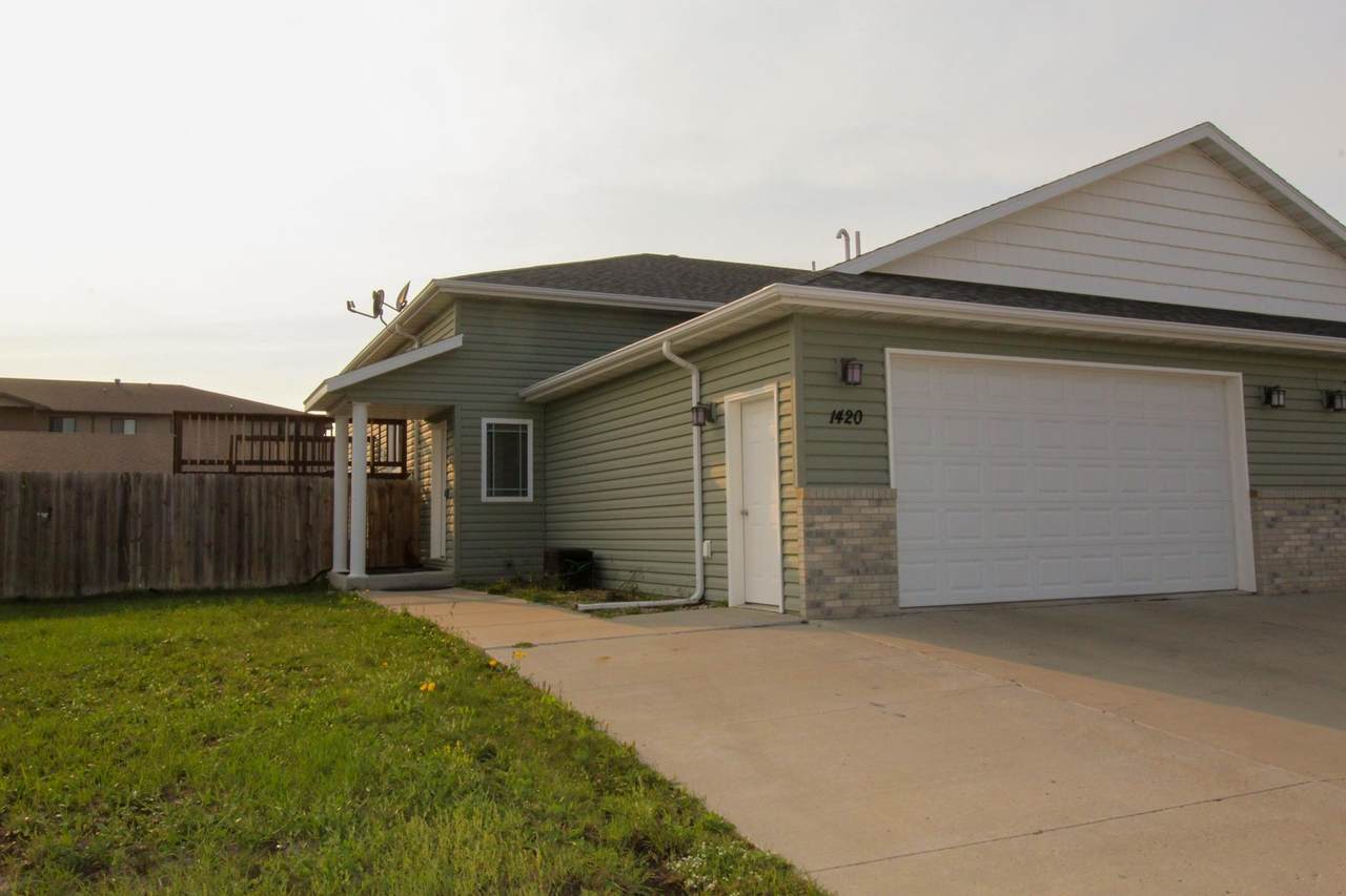 1420 34th Ave - Photo 1