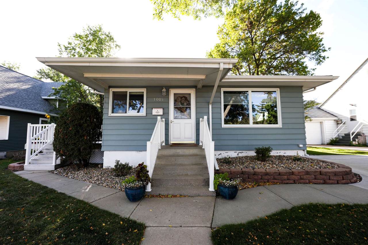 1005 3rd Street - Photo 1