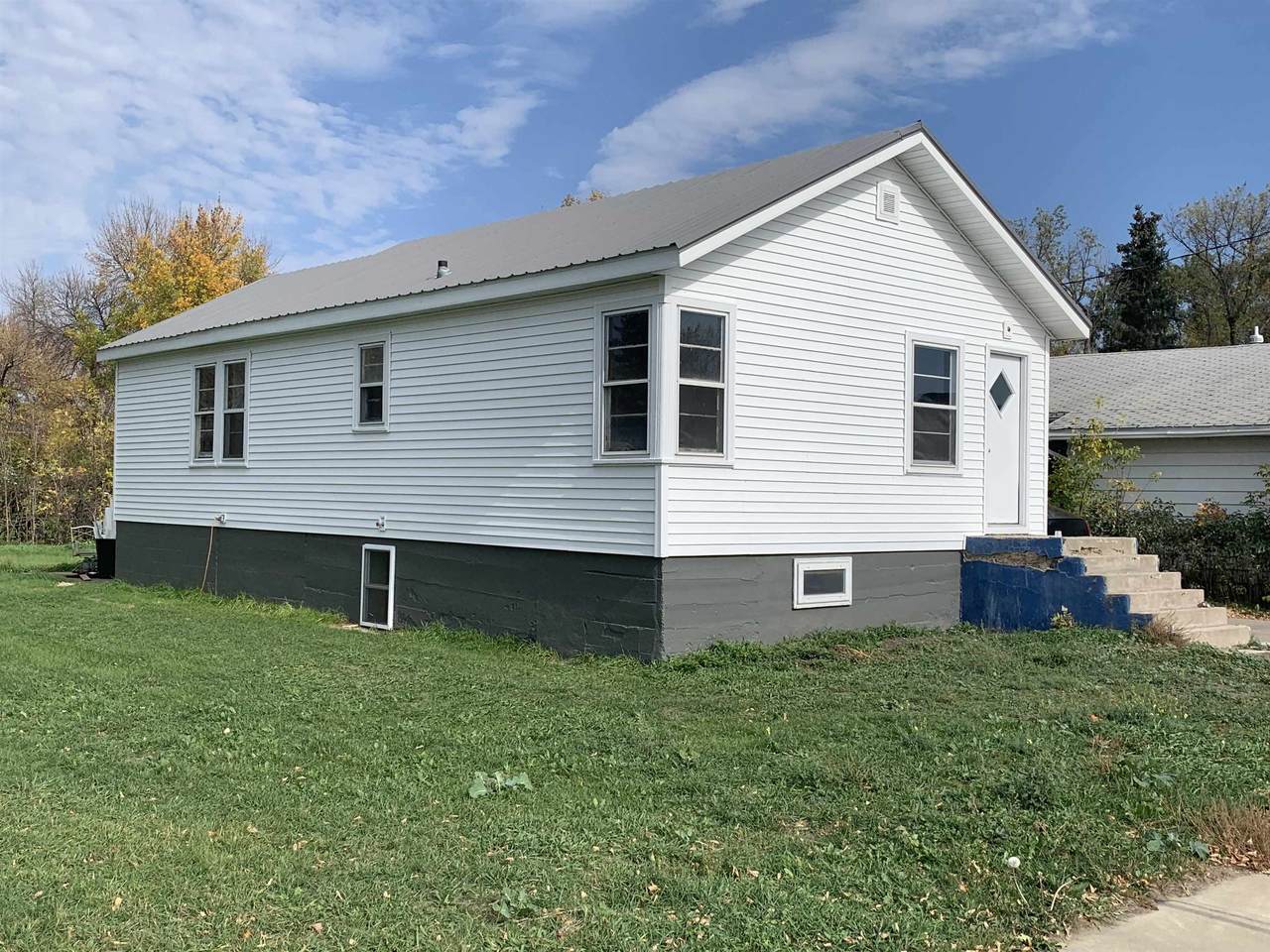 308 1st St Nw - Photo 1