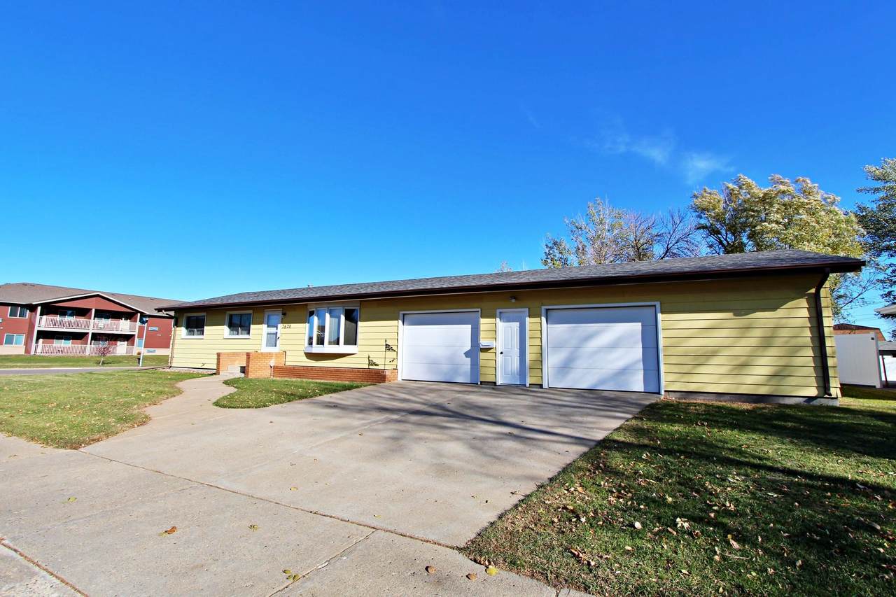 2620 5TH ST - Photo 1