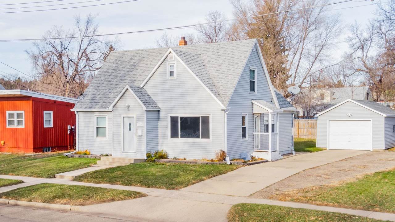 1314 7TH AVE - Photo 1