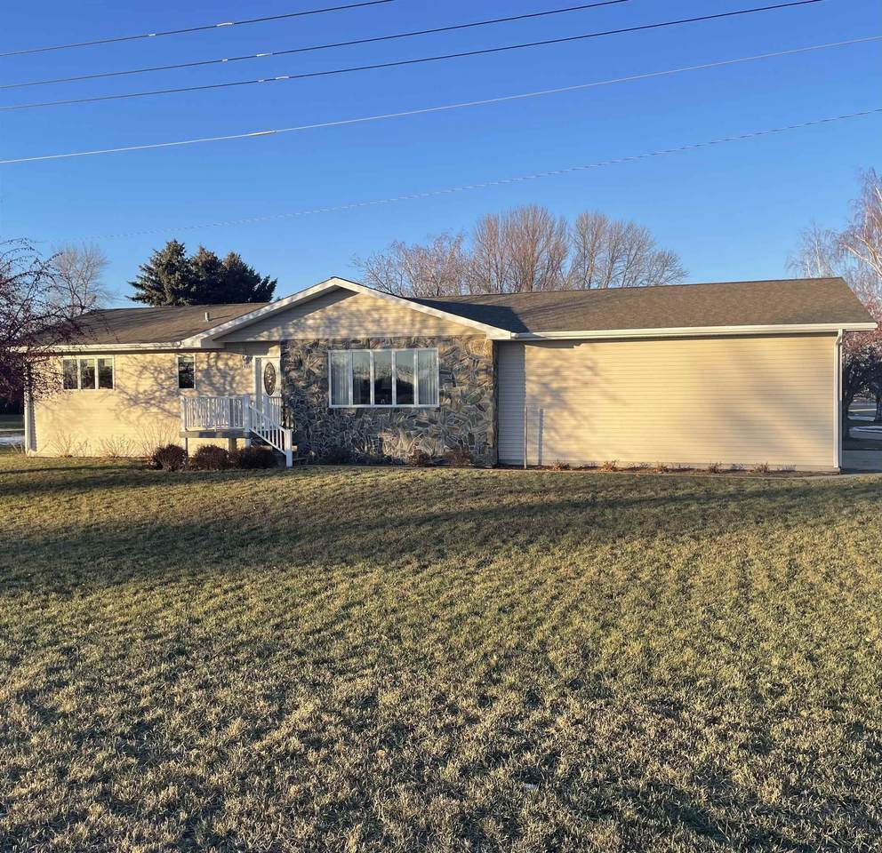 1395 County Rd 6 - Photo 1