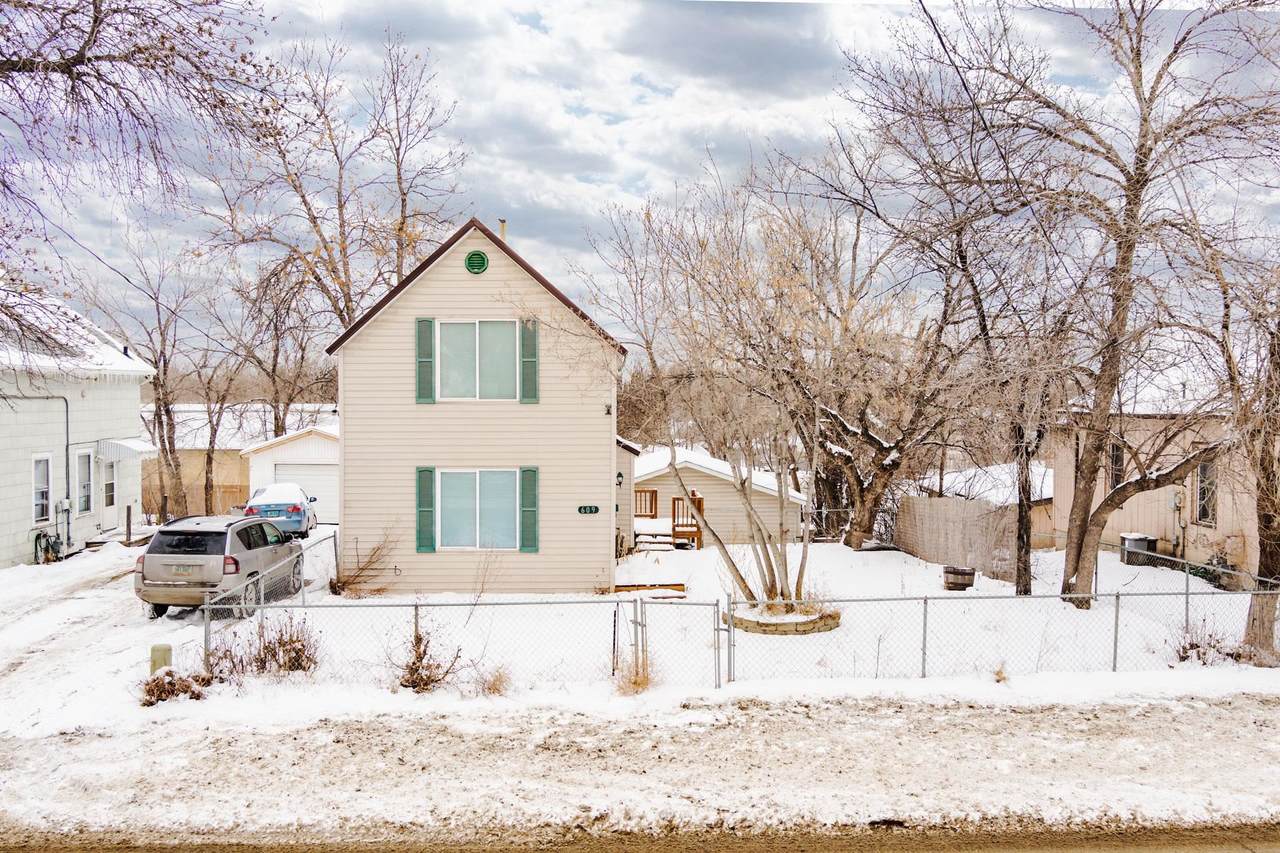 609 Valley St - Photo 1