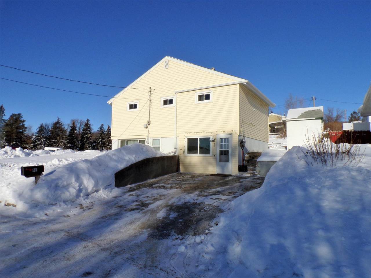 401 10th Ave - Photo 1