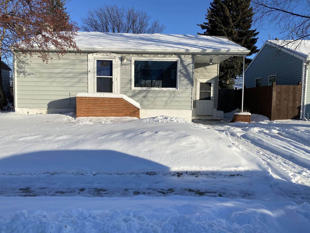 805 Park St - Photo 1