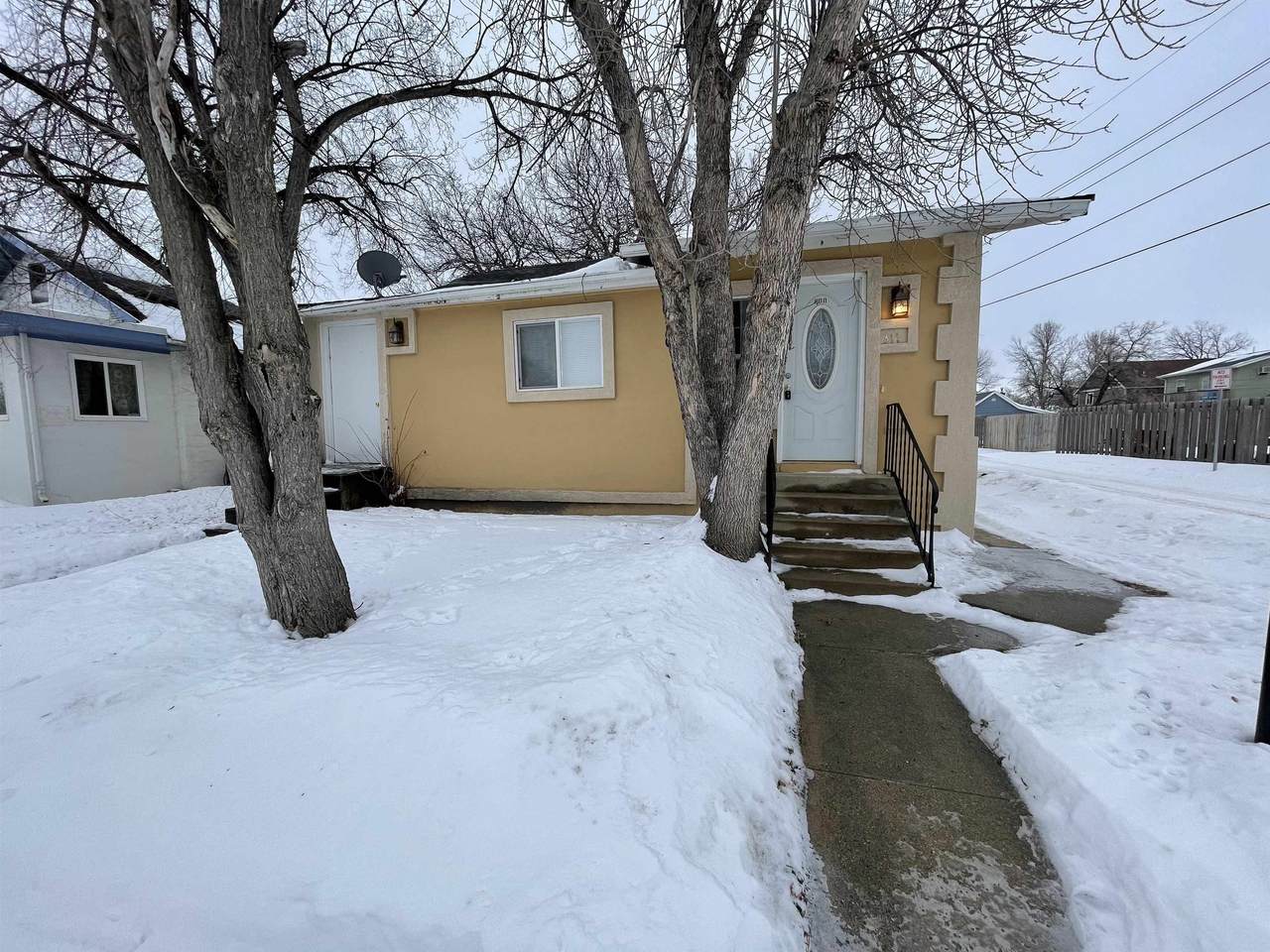 311 5th Ave - Photo 1