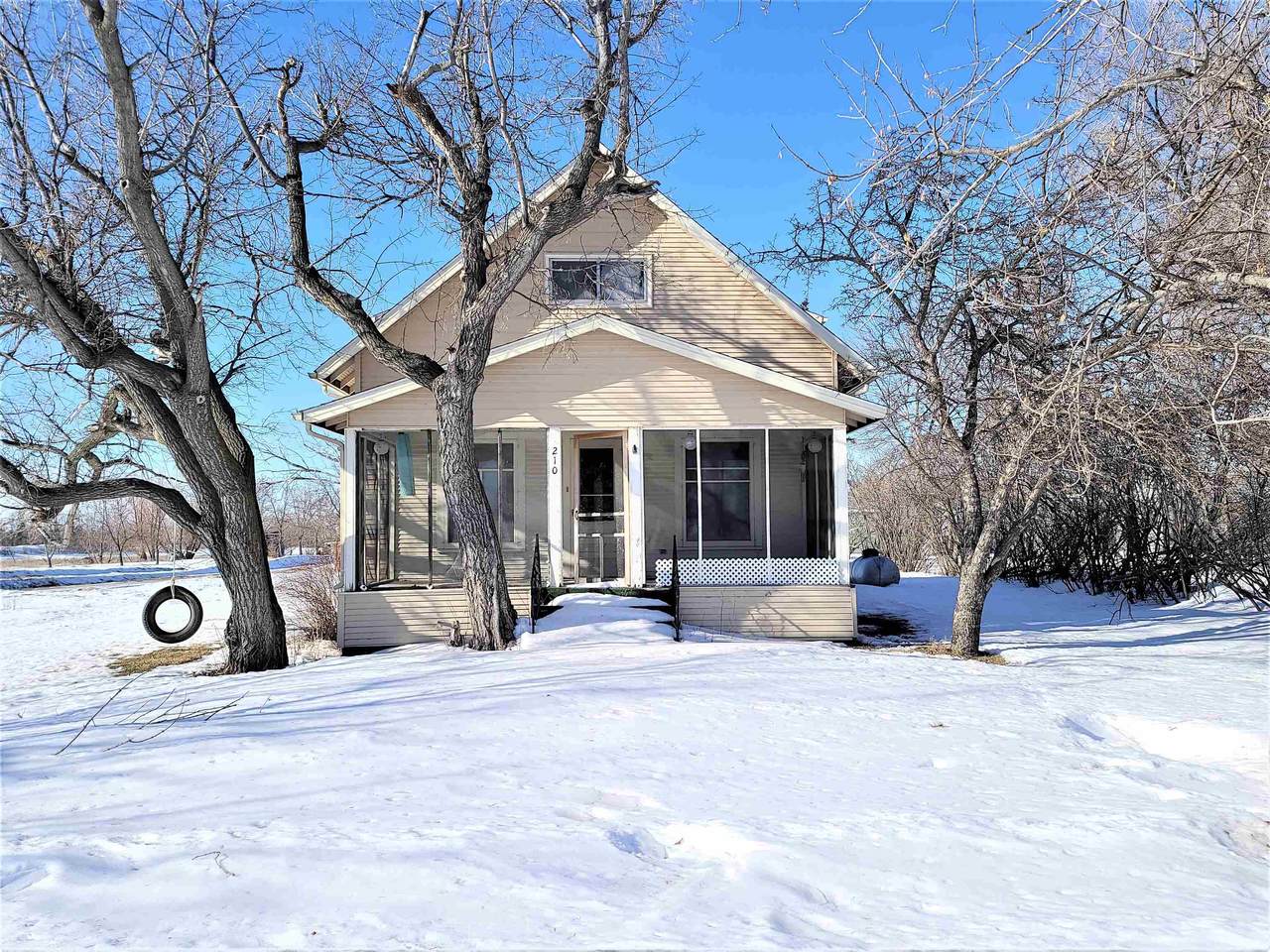 210 2nd Ave - Photo 1