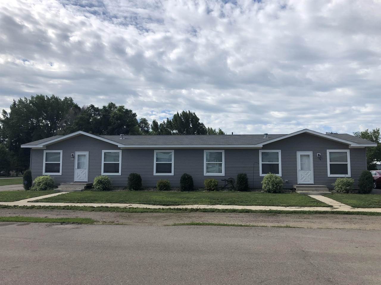 311 4TH AVE - Photo 1