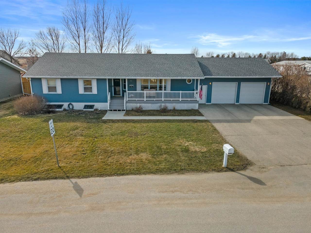 502 4TH AVE - Photo 1