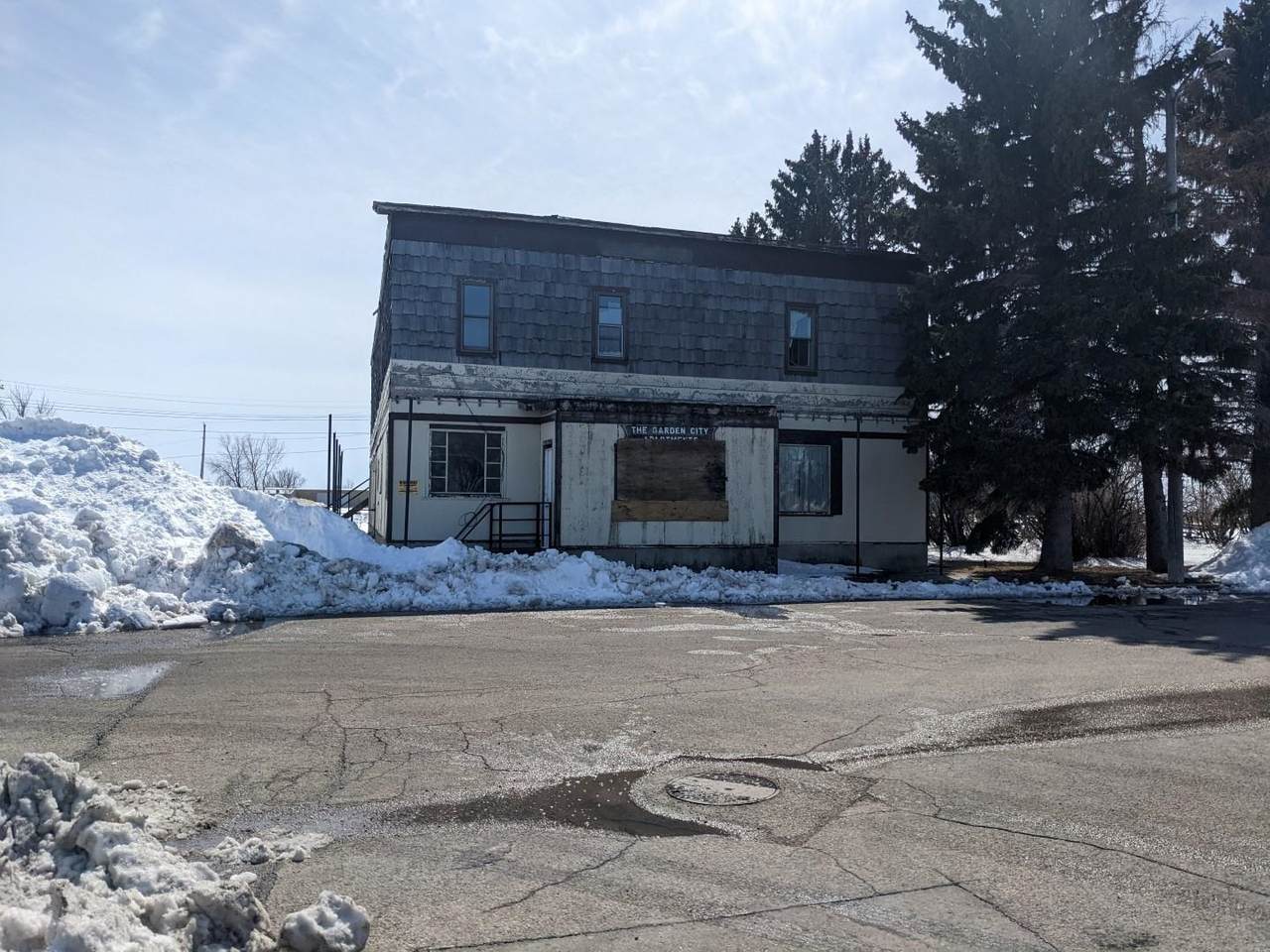 201 Main St - Photo 1