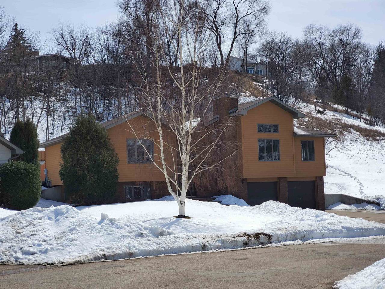 512 7th Ave - Photo 1