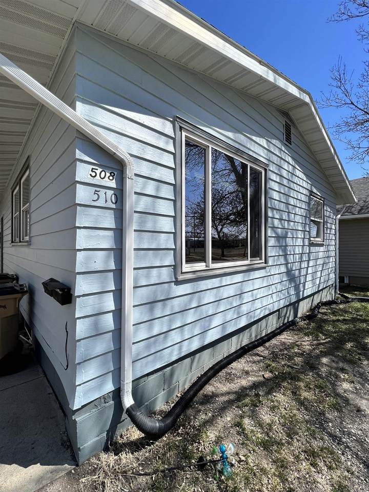 508 9TH ST - Photo 1