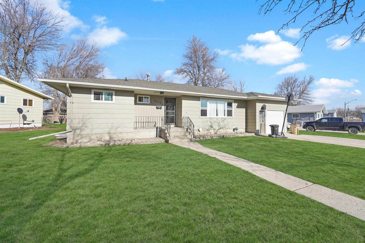 2131 Westfield Ave - Photo 1