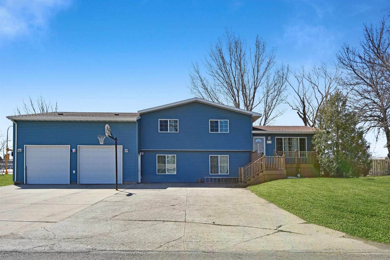 1609 Meadowlark Dr - Photo 1