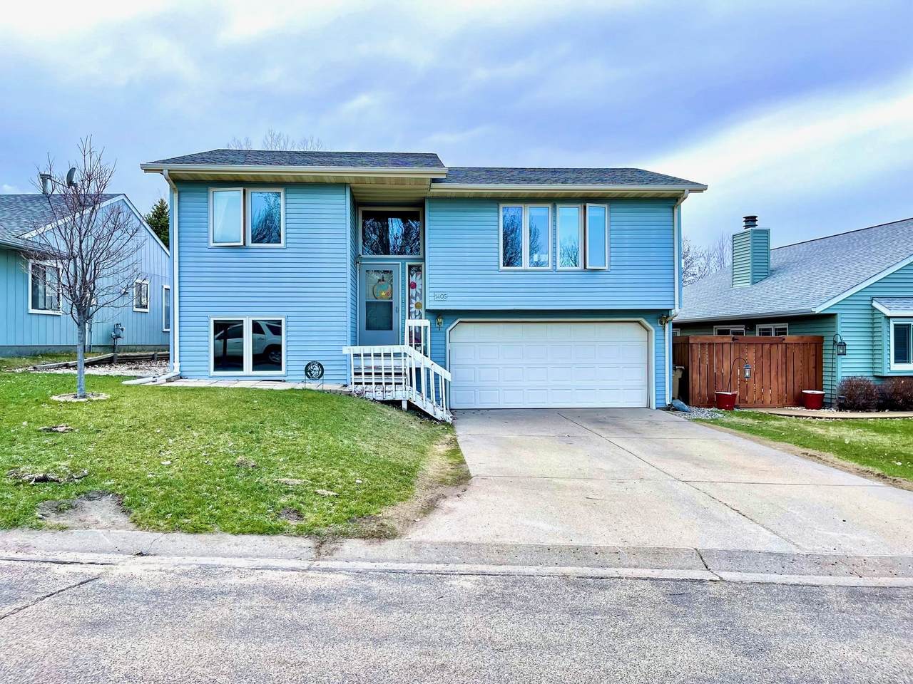 1405 Cottonwood Avenue - Photo 1
