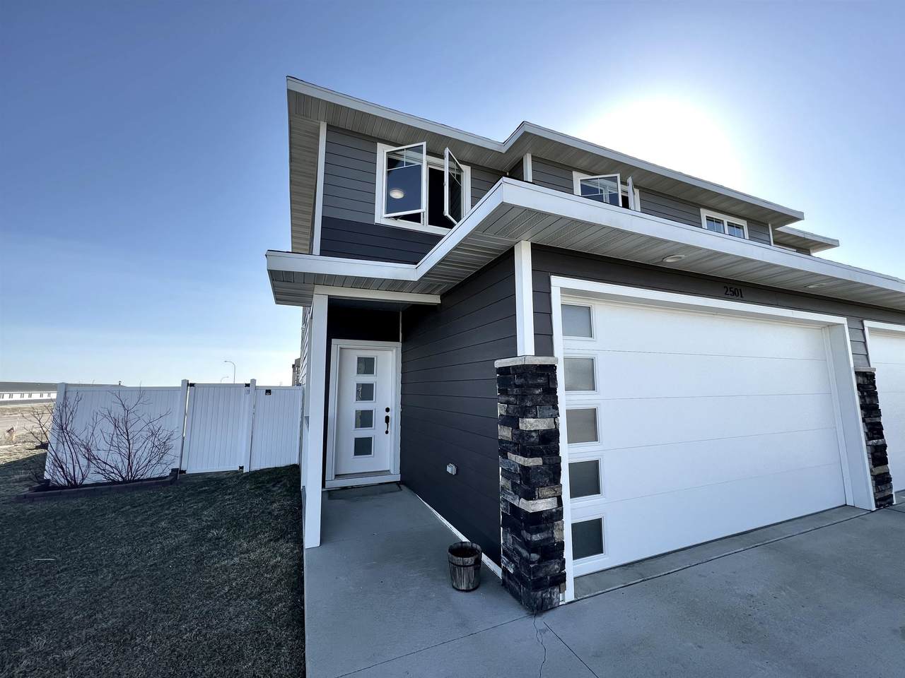 2501 Granite Dr - Photo 1