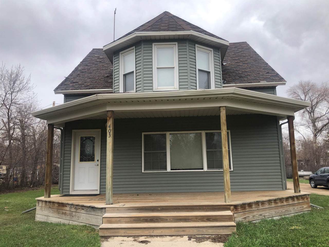 403 2nd St - Photo 1
