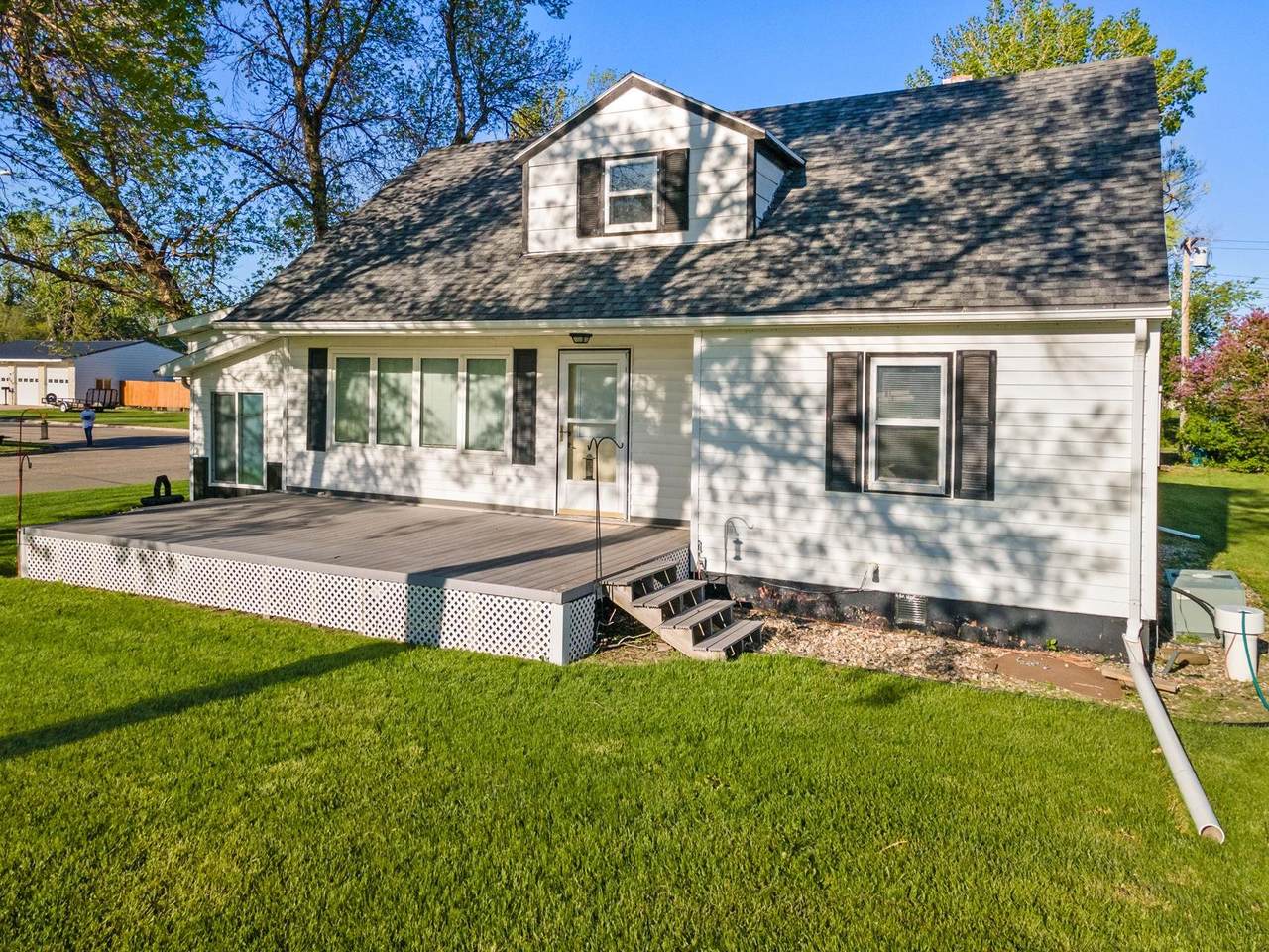 301 2ND AVE - Photo 1